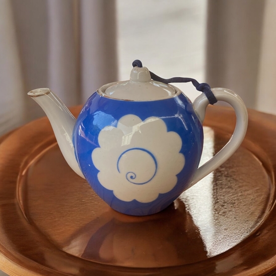 Picture of VINTAGE TEAPOT