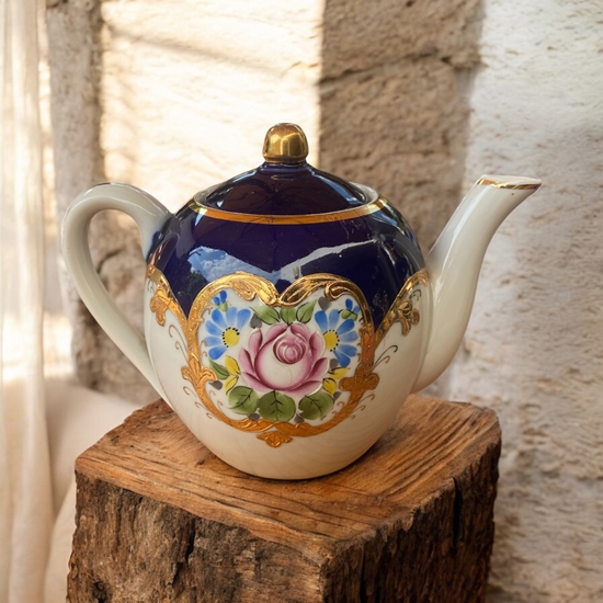 Picture of VINTAGE TEAPOT